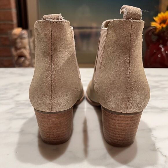 Cream bootie  - Picture 5 of 11